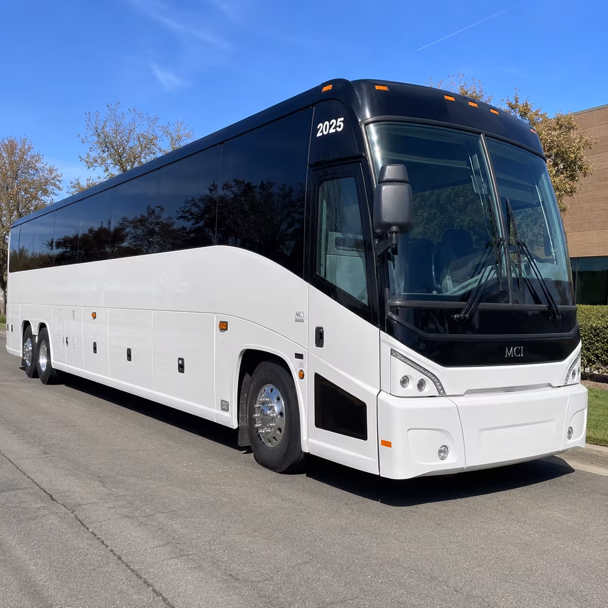 airport shuttle buses to boston logan for north shore business travelers